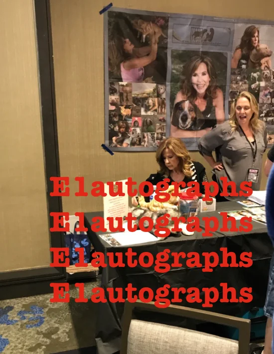 Linda Blair — Linda Blair signed The Exorcist 8x10 photo - In Person Proof., изображение 3