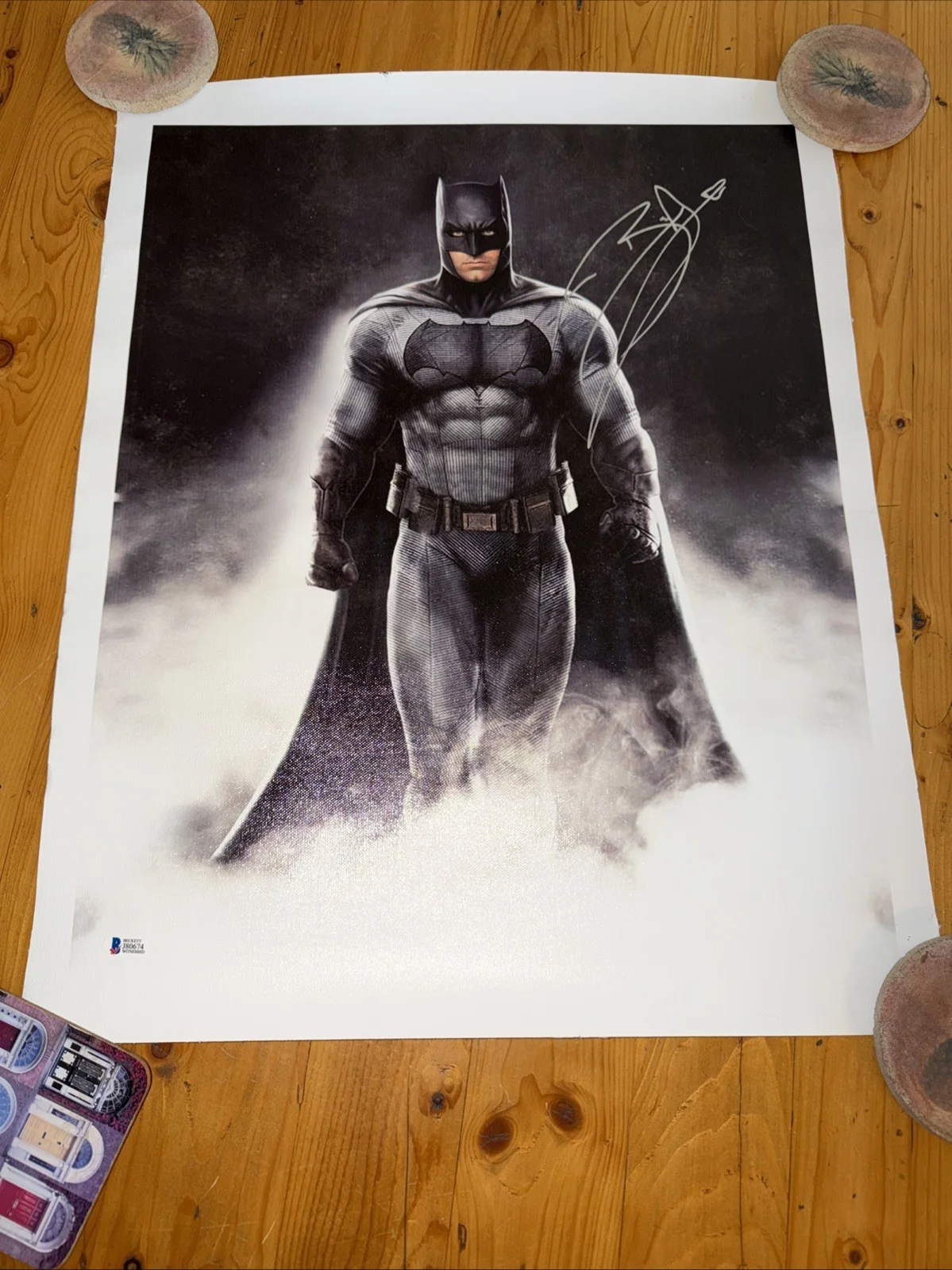 BEN AFFLECK — BEN AFFLECK SIGNED BATMAN CANVAS PHOTO BECKETT JUSTICE LEAGUE DC