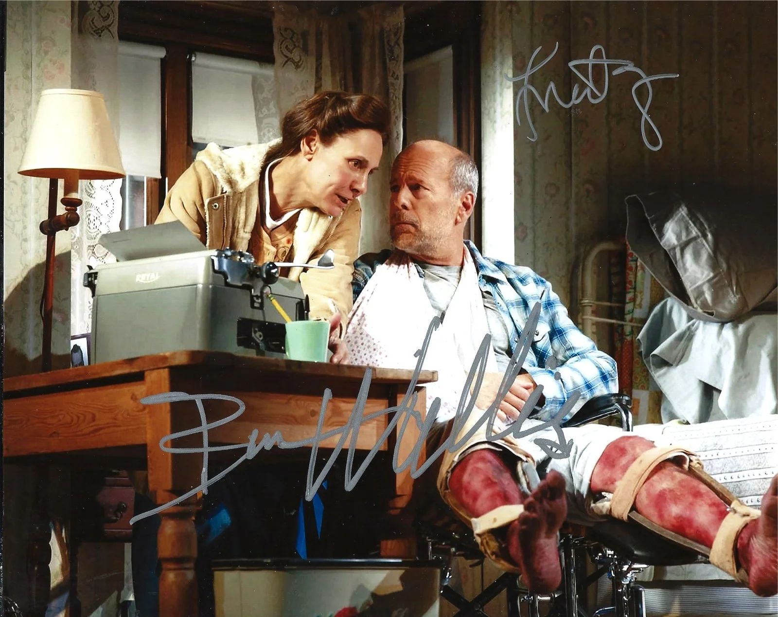bruce willis & Laurie Metcalf — Bruce Willis & Laurie Metcalf signed Misery 8x10 photo - Exact Proof
