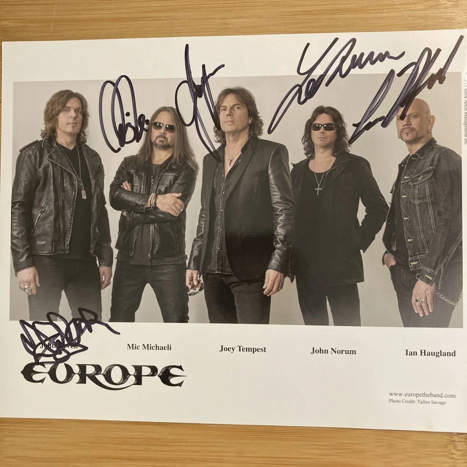 Europe Rock band Joey Tempest signed 8x10 by whole band glossy With/COA/RARE/WOW, изображение 2