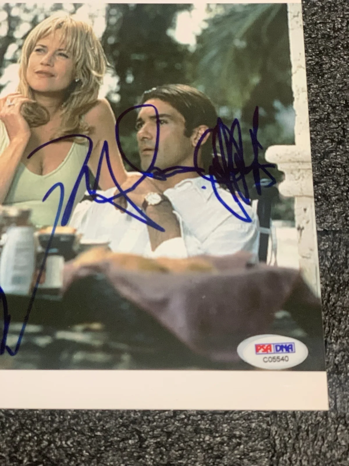 ANTONIO BANDERAS & MELANIE GRIFFITH AUTOGRAPHS 8 X 10 PSA JSA BAS ACOA GAI LEAF, image 3