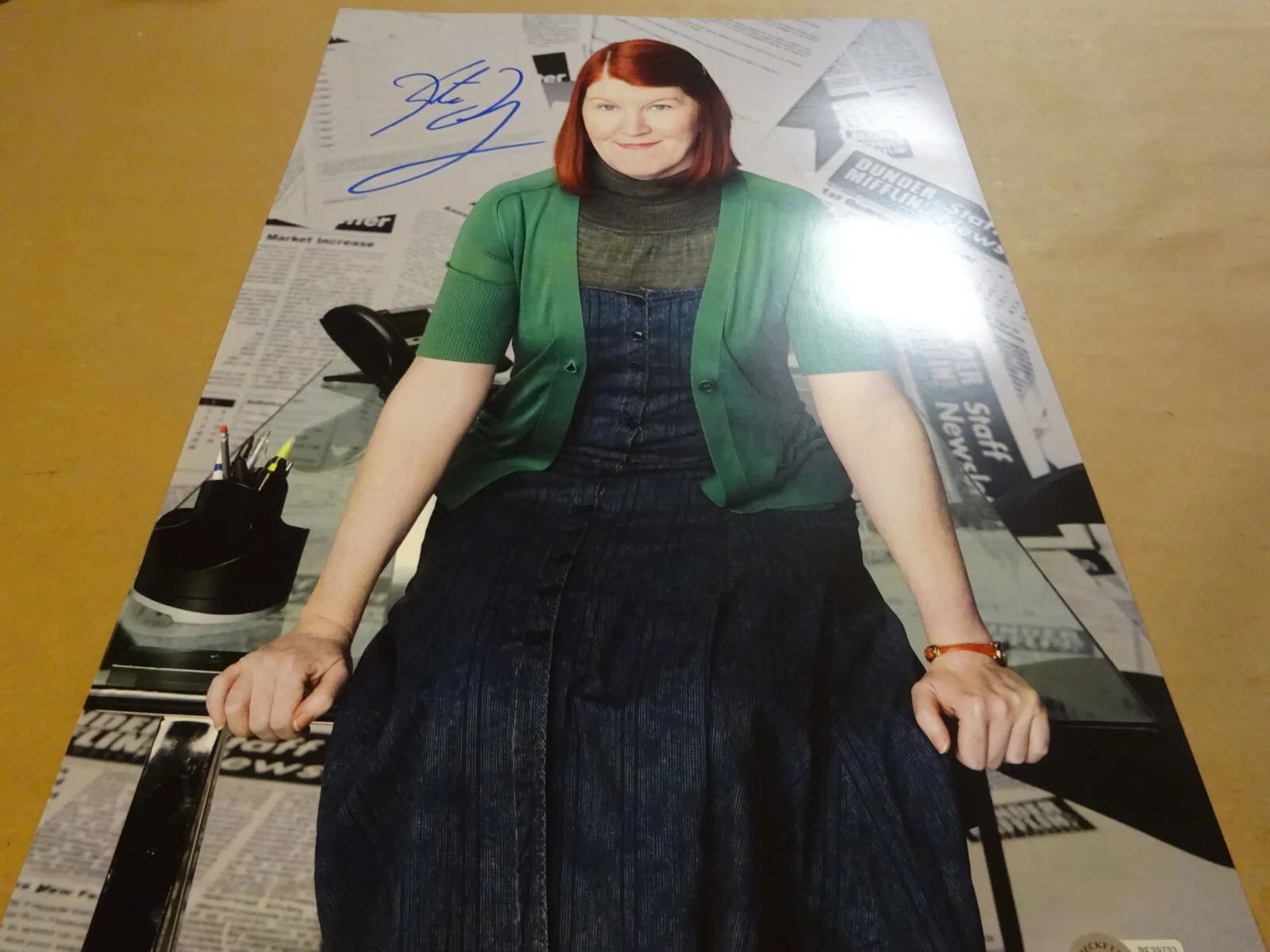 Kate Flannery — Signed Kate Flannery Autographed The Office Meredith 11x17 Photo Beckett BAS COA, image 2