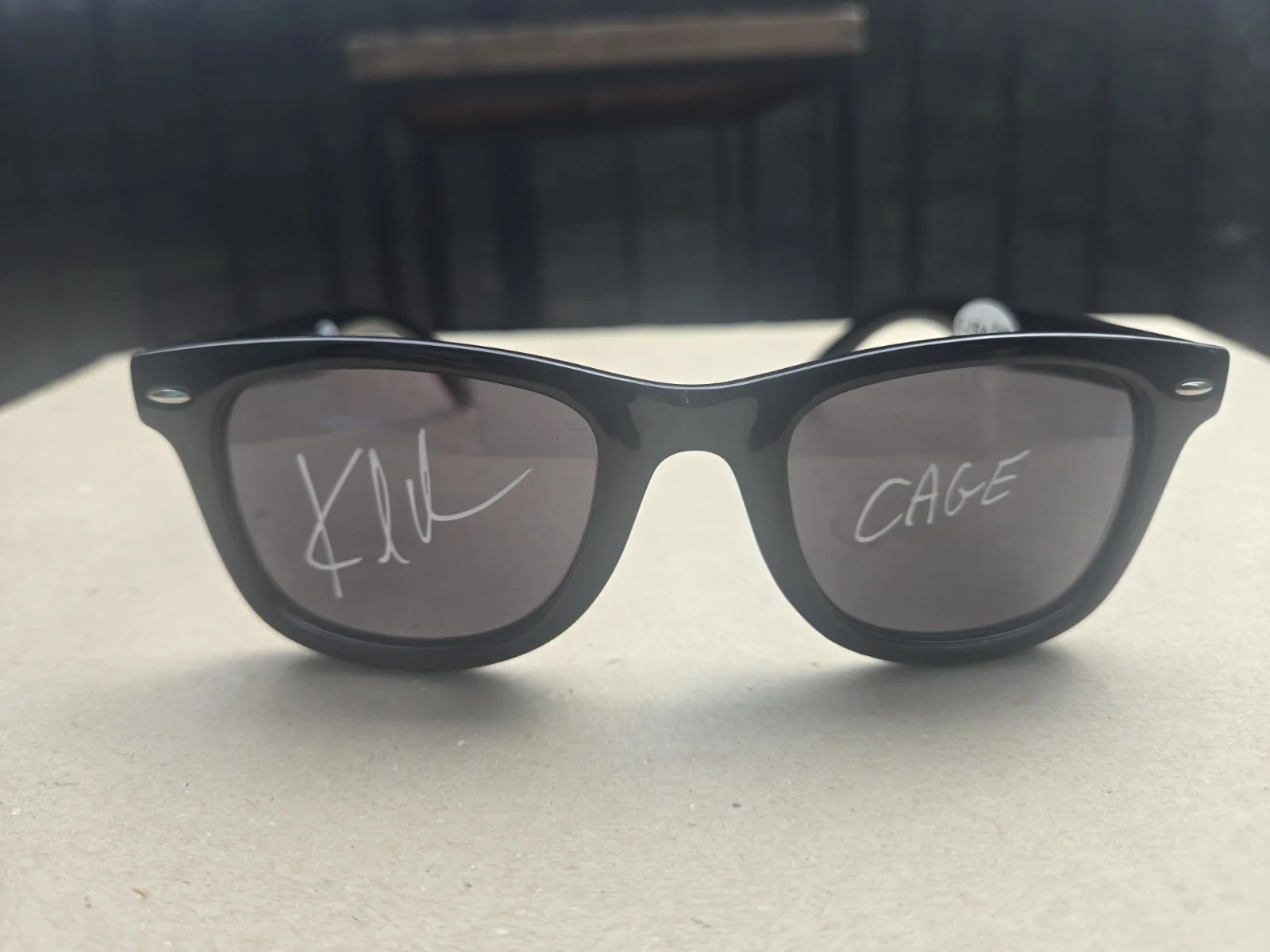 Karl Urban — Karl Urban SIGNED Johnny Cage Mortal Kombat 2 Replica GLASSES! JSA COA, изображение 2