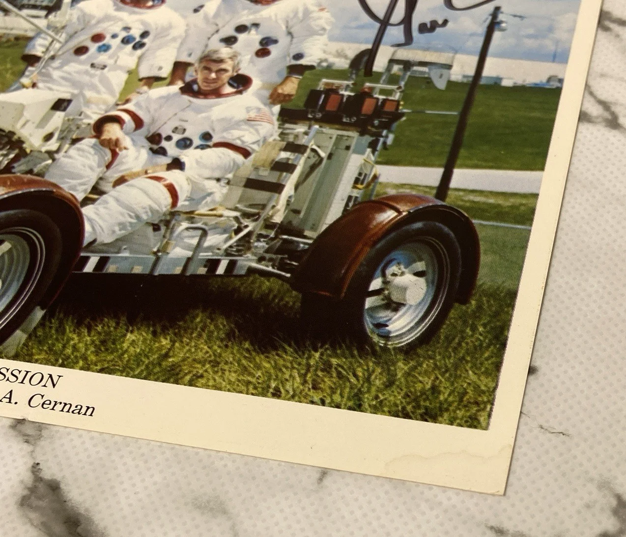 EUGENE CERNAN — Eugene A. Cernan Autographed Official NASA Astronaut Portrait Apollo 17, изображение 5