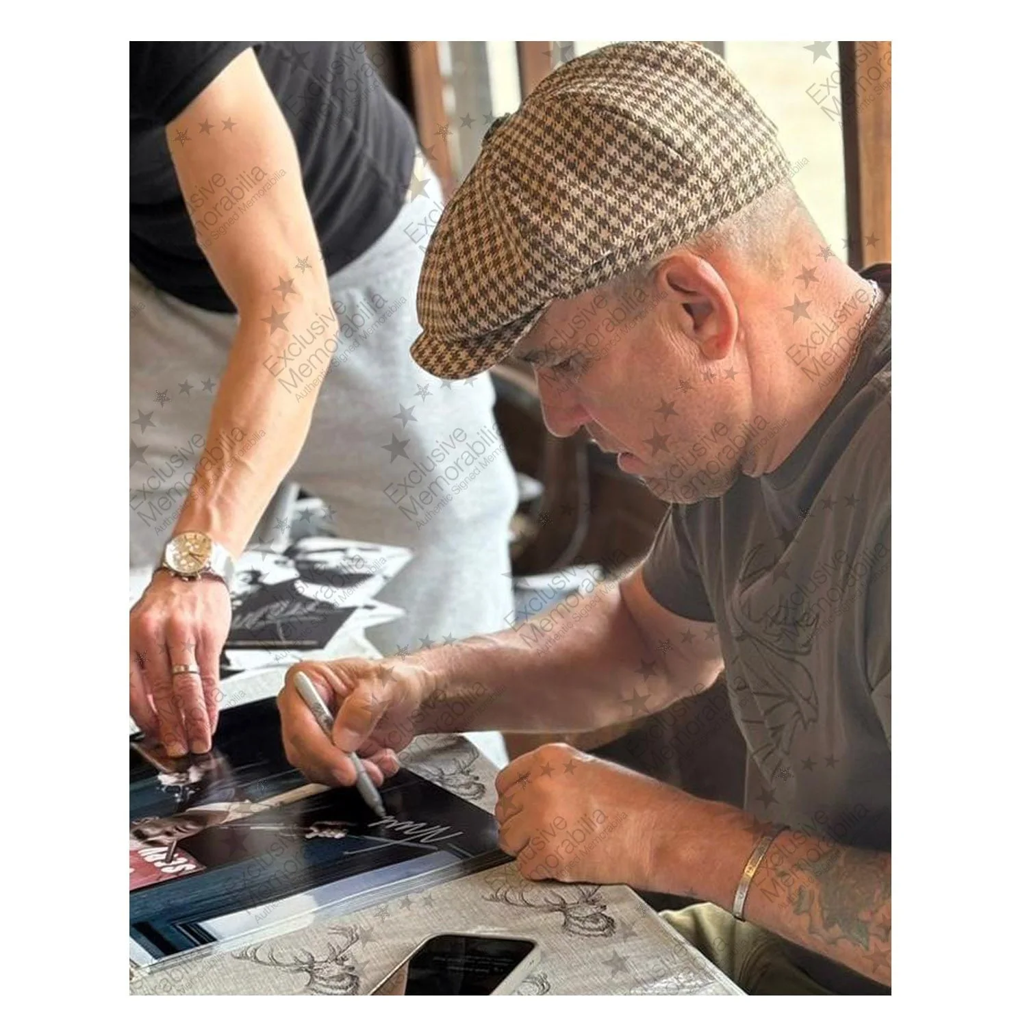 Vinnie Jones — Vinnie Jones Signed Lock, Stock & Two Smoking Barrels Photo: Chris. Deluxe Frame, изображение 2