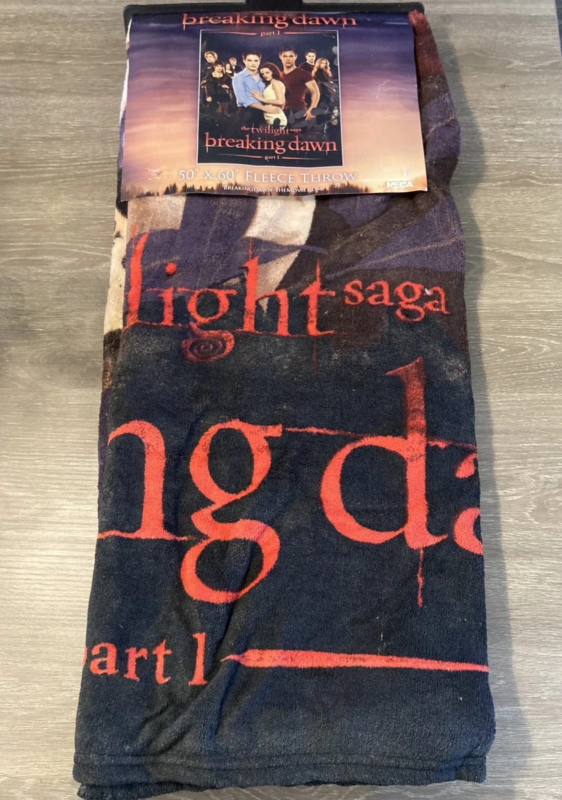 The Twilight Saga ~ Breaking Dawn Part 1 ~ 50” X 60” Fleece Throw ~ New With Tag, image 3