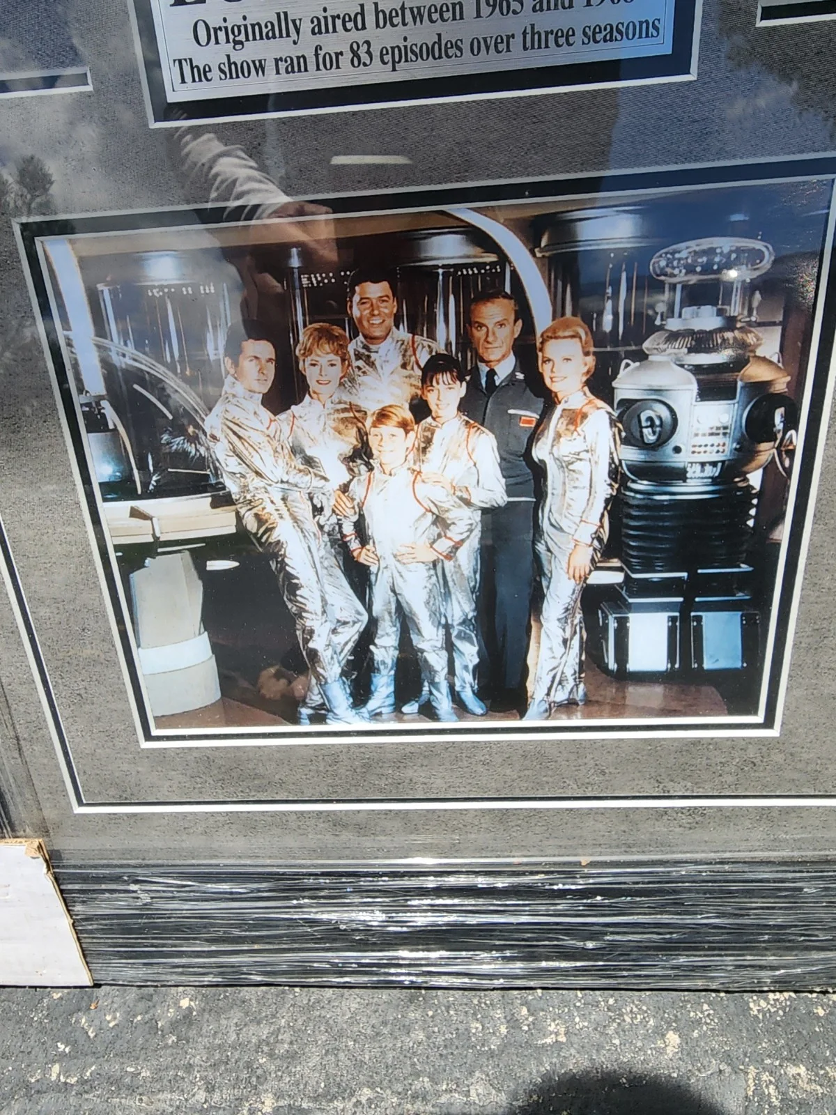 Lost in space forecast signed eight by ten color photo, image 3