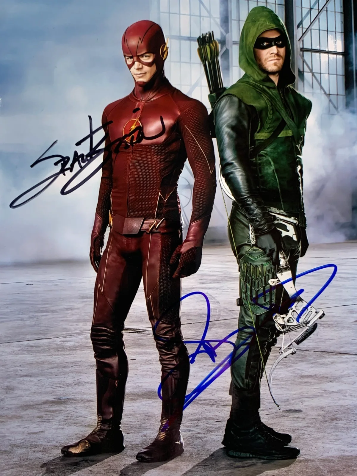 Stephen Amell, Grant Gustin — STEPHEN AMELL "Arrow" & GRANT GUSTIN "Flash" signed photo, with COA, 8x10