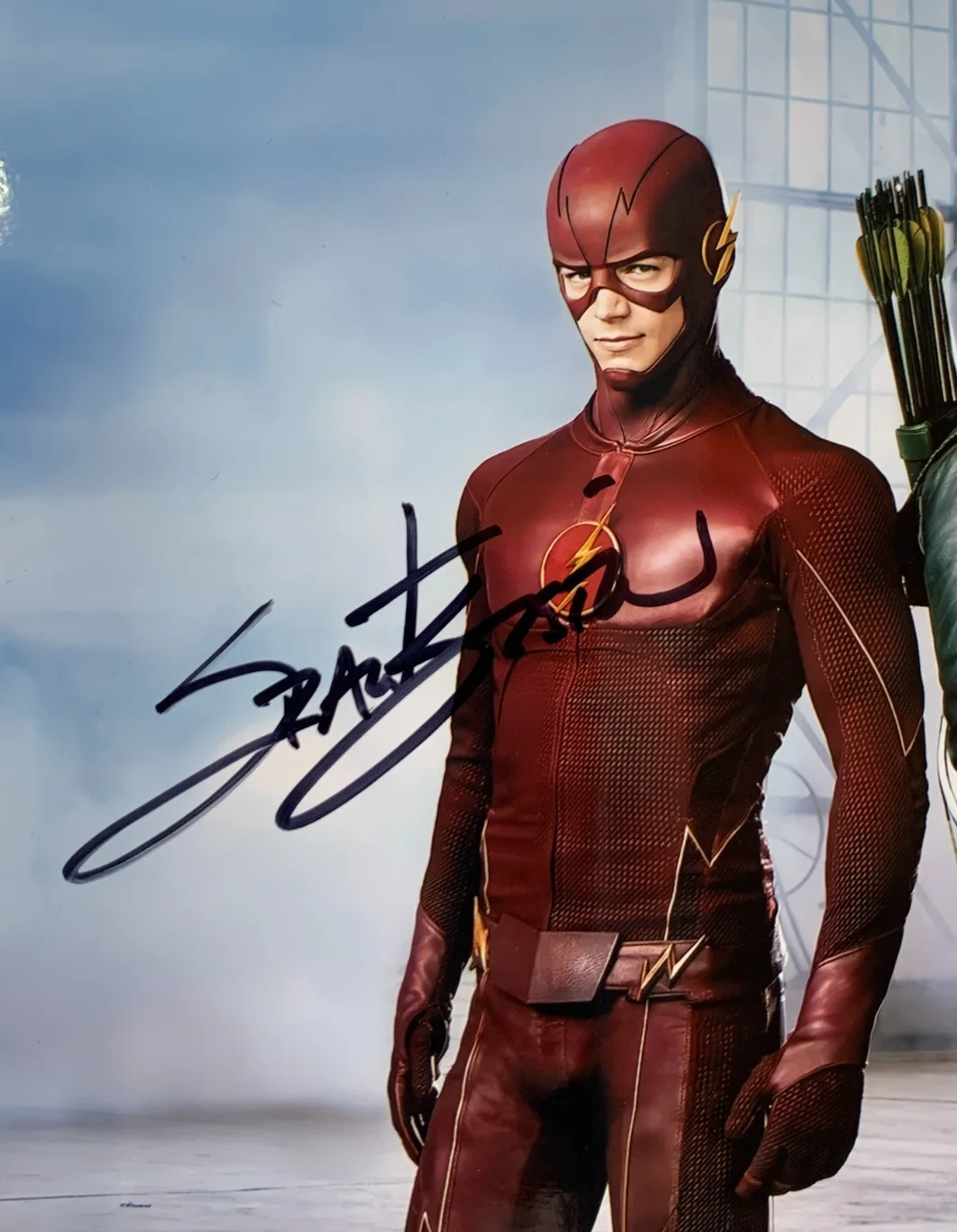 Stephen Amell, Grant Gustin — STEPHEN AMELL "Arrow" & GRANT GUSTIN "Flash" signed photo, with COA, 8x10, изображение 4