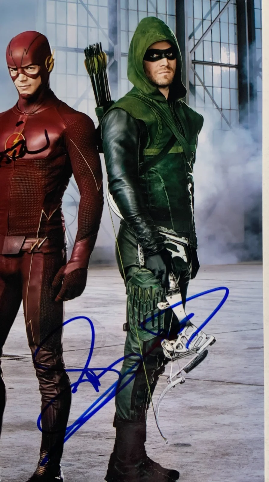 Stephen Amell, Grant Gustin — STEPHEN AMELL "Arrow" & GRANT GUSTIN "Flash" signed photo, with COA, 8x10, изображение 5