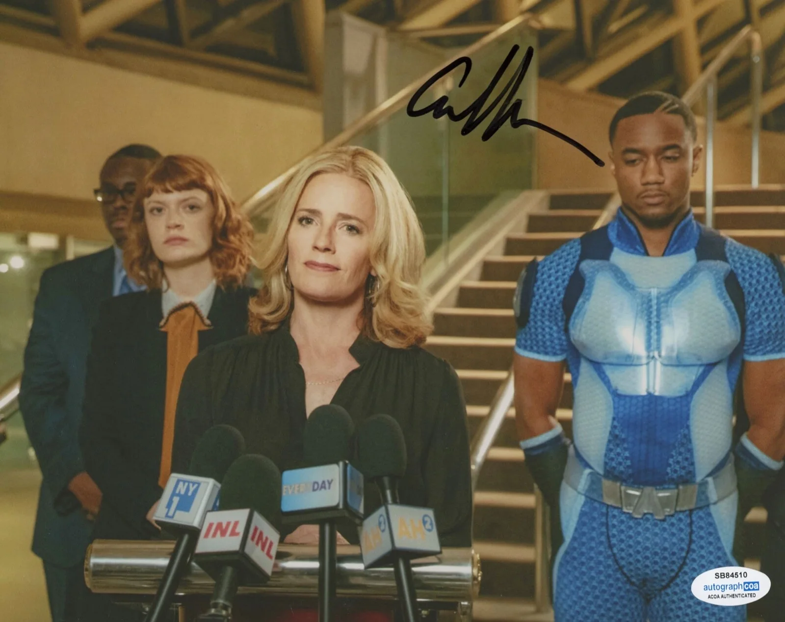 COLBY MINIFIE — Colby Minifie signed "THE BOYS" 8x10 Photo a EXACT PROOF Ashley A-Train ACOA COA, image 4