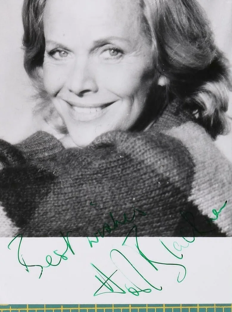 Honor Blackman — HONOR BLACKMAN Signed inscribed 3x6 Photo GOLD FINGER actress, изображение 2
