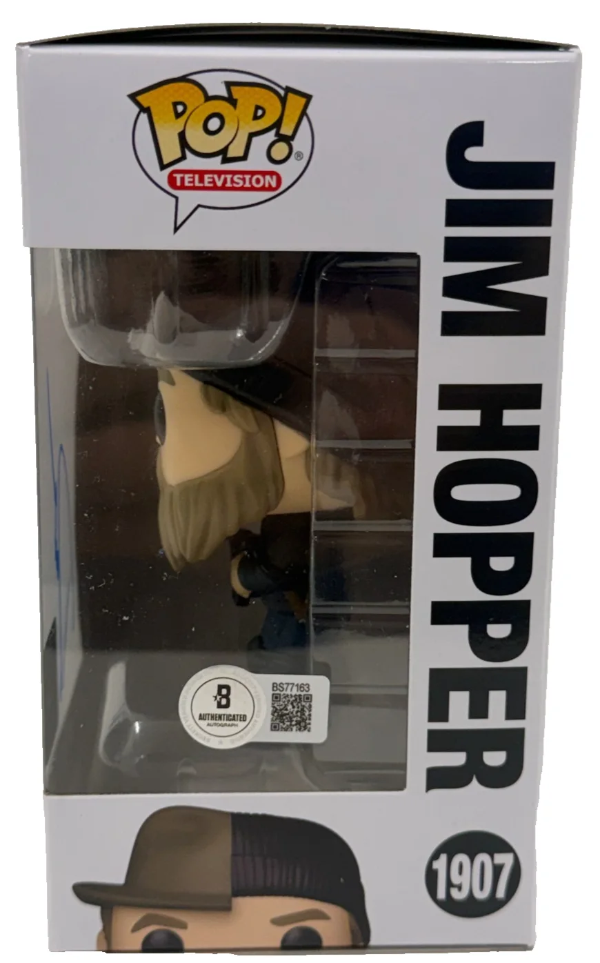 David Harbour — David Harbour Signed Hopper Funko 1907 Stranger Things Autograph Beckett, image 2