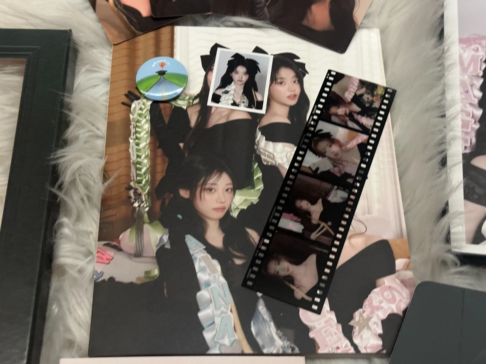 QWER - ALL MEMBER Autograph(Signed) PROMO ALBUM KPOP, изображение 5