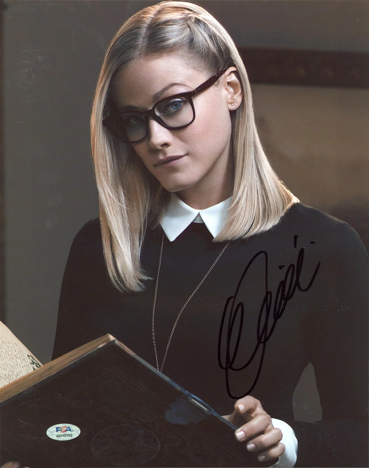 Olivia Taylor Dudley — Olivia Taylor Dudley The Magicians Authentic Signed 11x14 Photo PSA/DNA #AQ49563