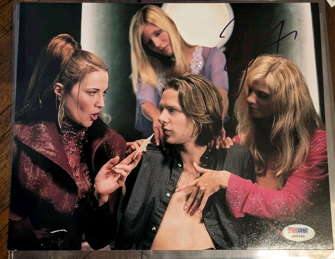 Lucy Lawless — Lucy Lawless Autographed Signed 8x10 PSA/DNA Xena Spartacus Eurotrip