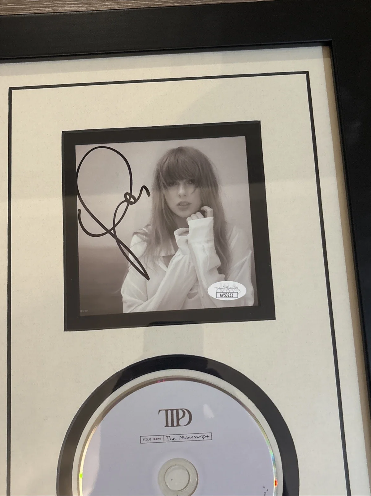 Taylor Swift AUTO AU Framed TTPD The Tortured Poets Department CD Insert JSA COA, изображение 2