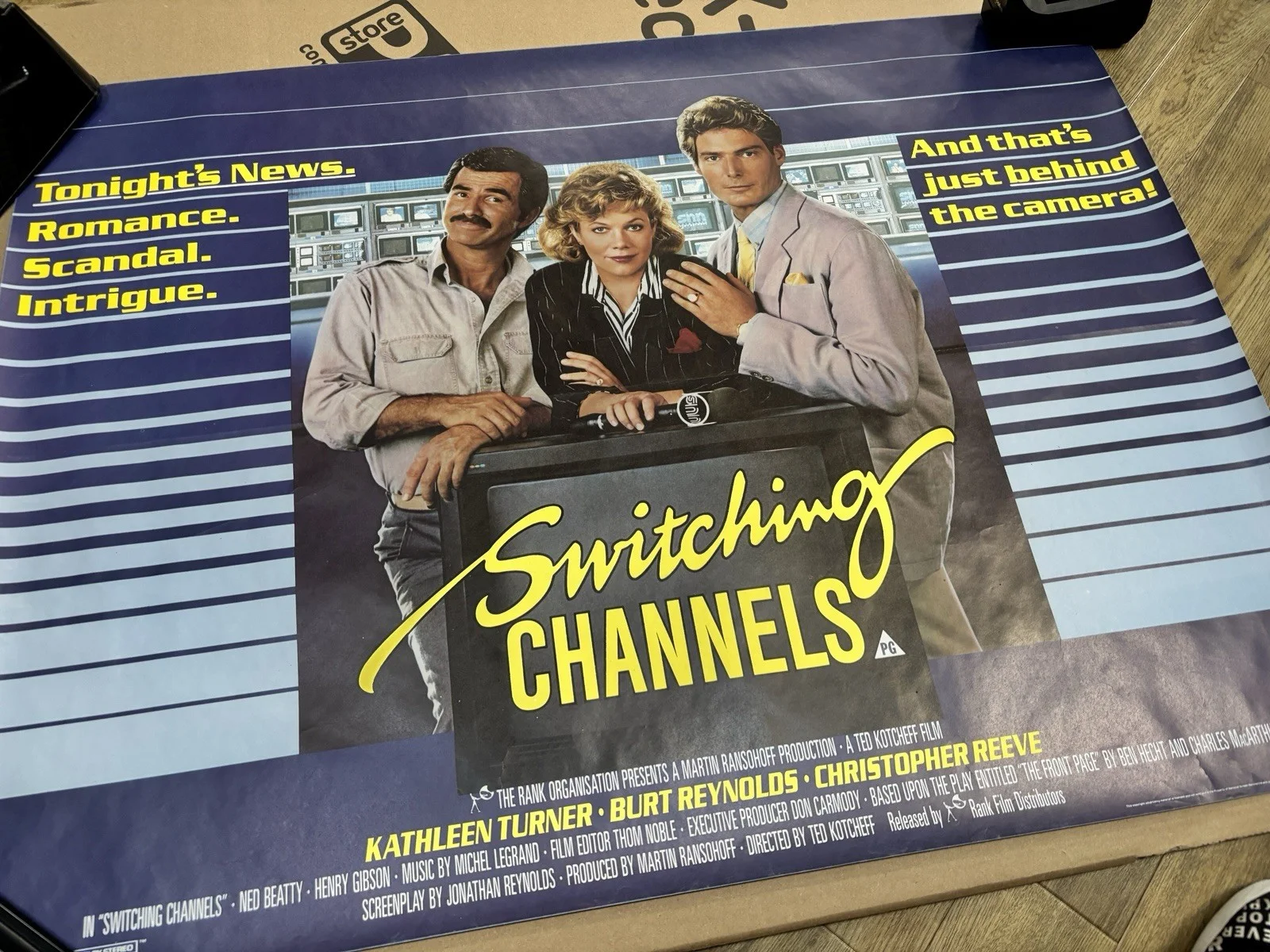 SWITCHING CHANNELS Rolled US ONE SHEET POSTER KATHLEEN TURNER BURT REYNOLDS 1988, изображение 2