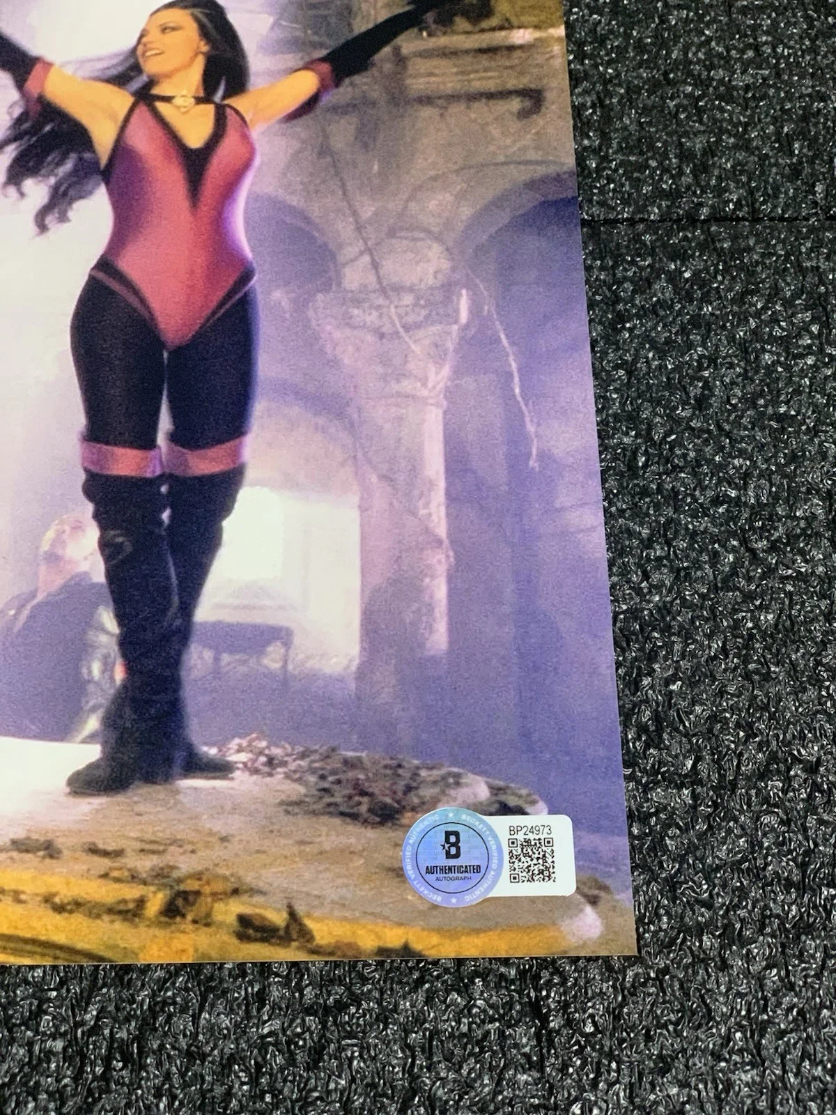 MUSETTA VANDER SIGNED 8X10 PHOTO MORTAL KOMBAT WILD WEST BECKETT BAS JSA PSA GAI, image 3