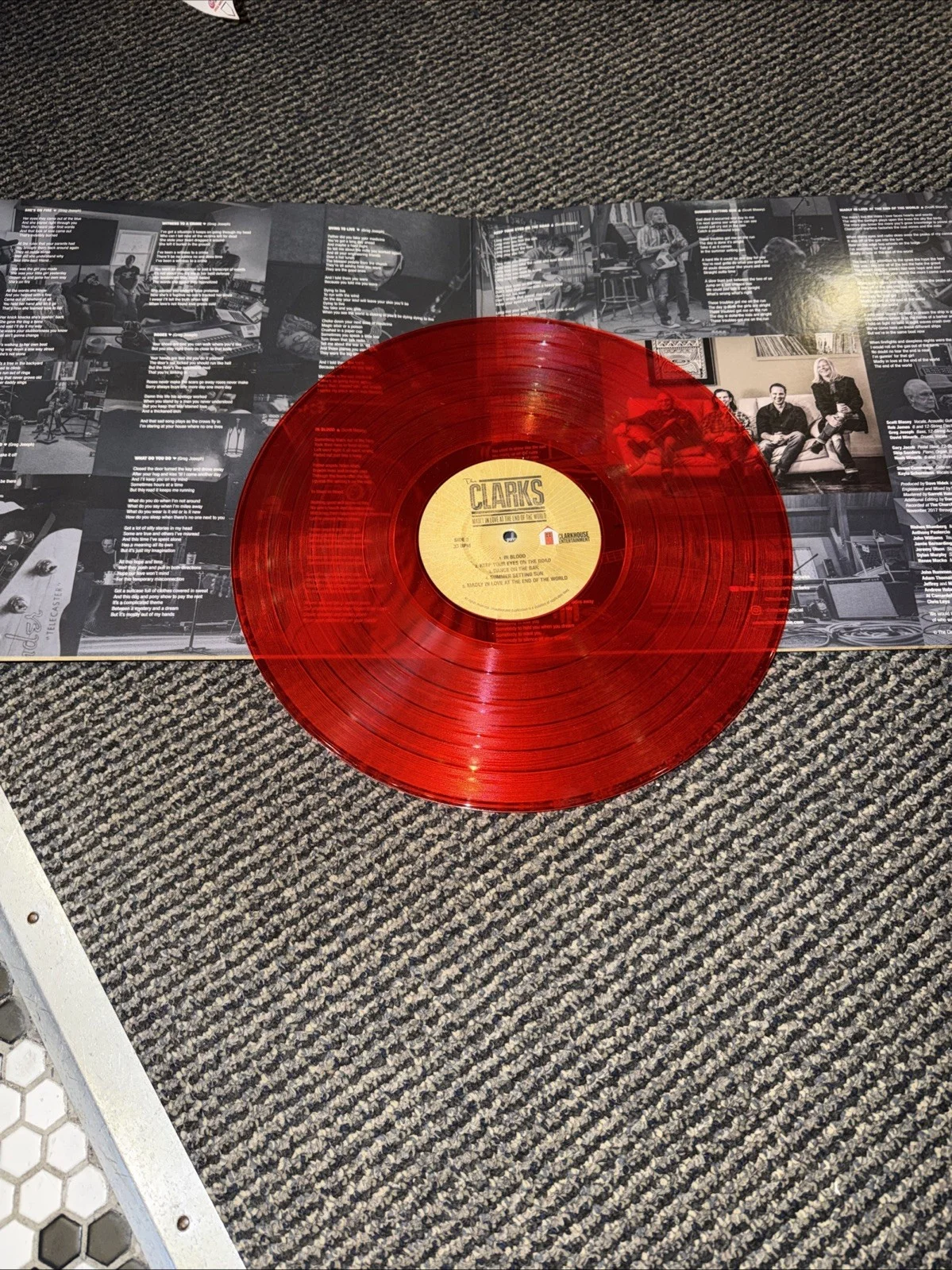 The Clarks Signed Autographed Record Madly In Love With The End Of The World, изображение 5