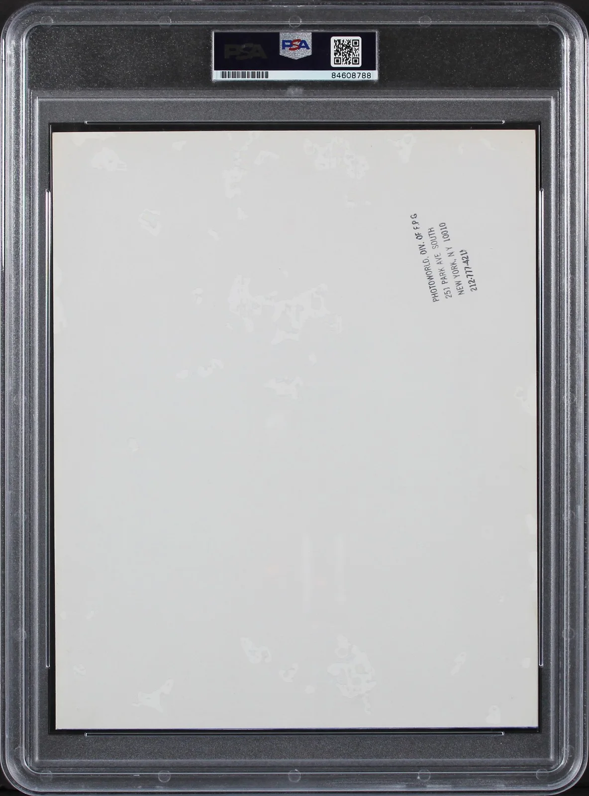Audrey Hepburn — Audrey Hepburn Breakfast At Tiffany's Authentic Signed 8x10 Photo PSA Slabbed, изображение 2