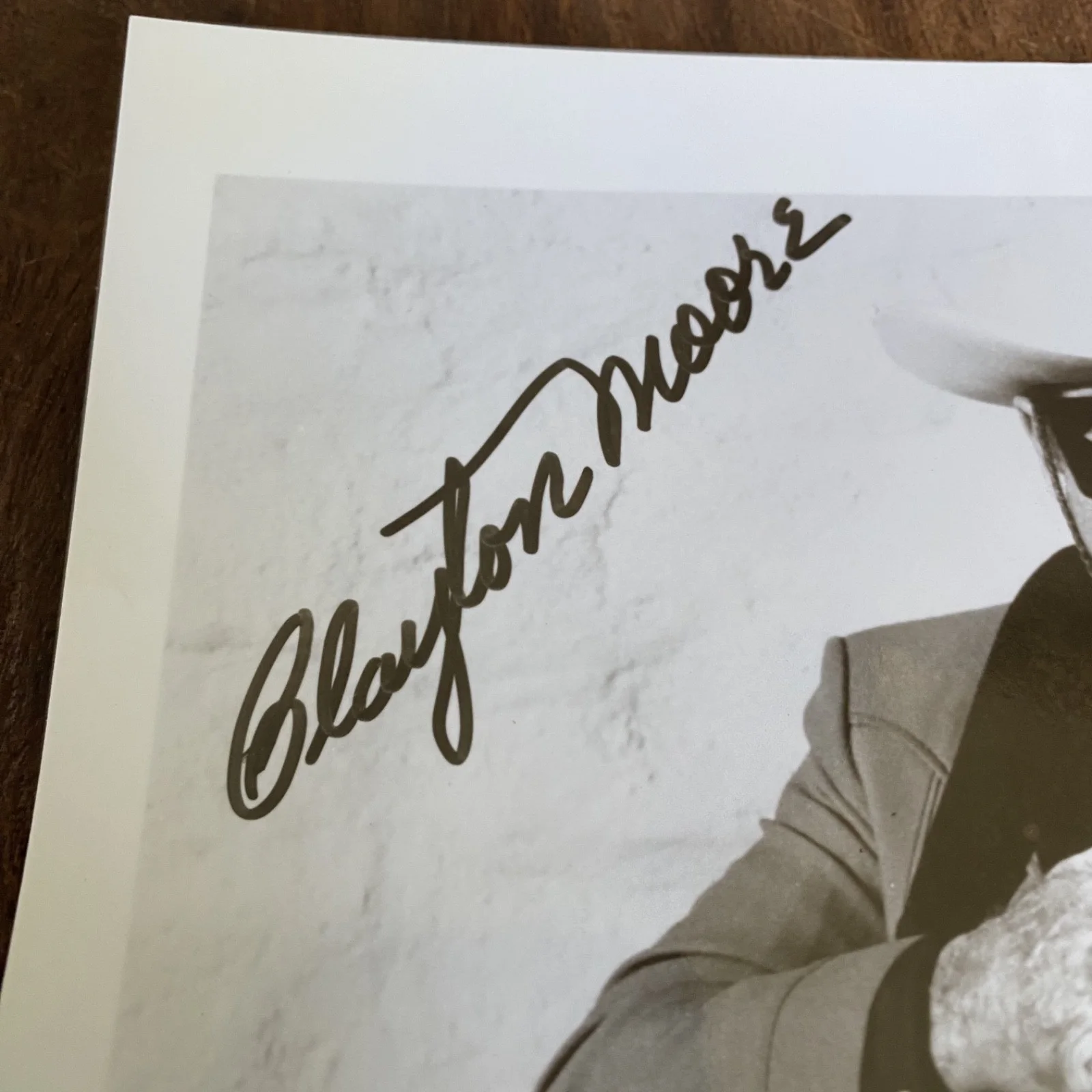 Clayton Moore Lone Rangeer Autographed Hand Signed 5.25"x 8" B&W Photo, изображение 2
