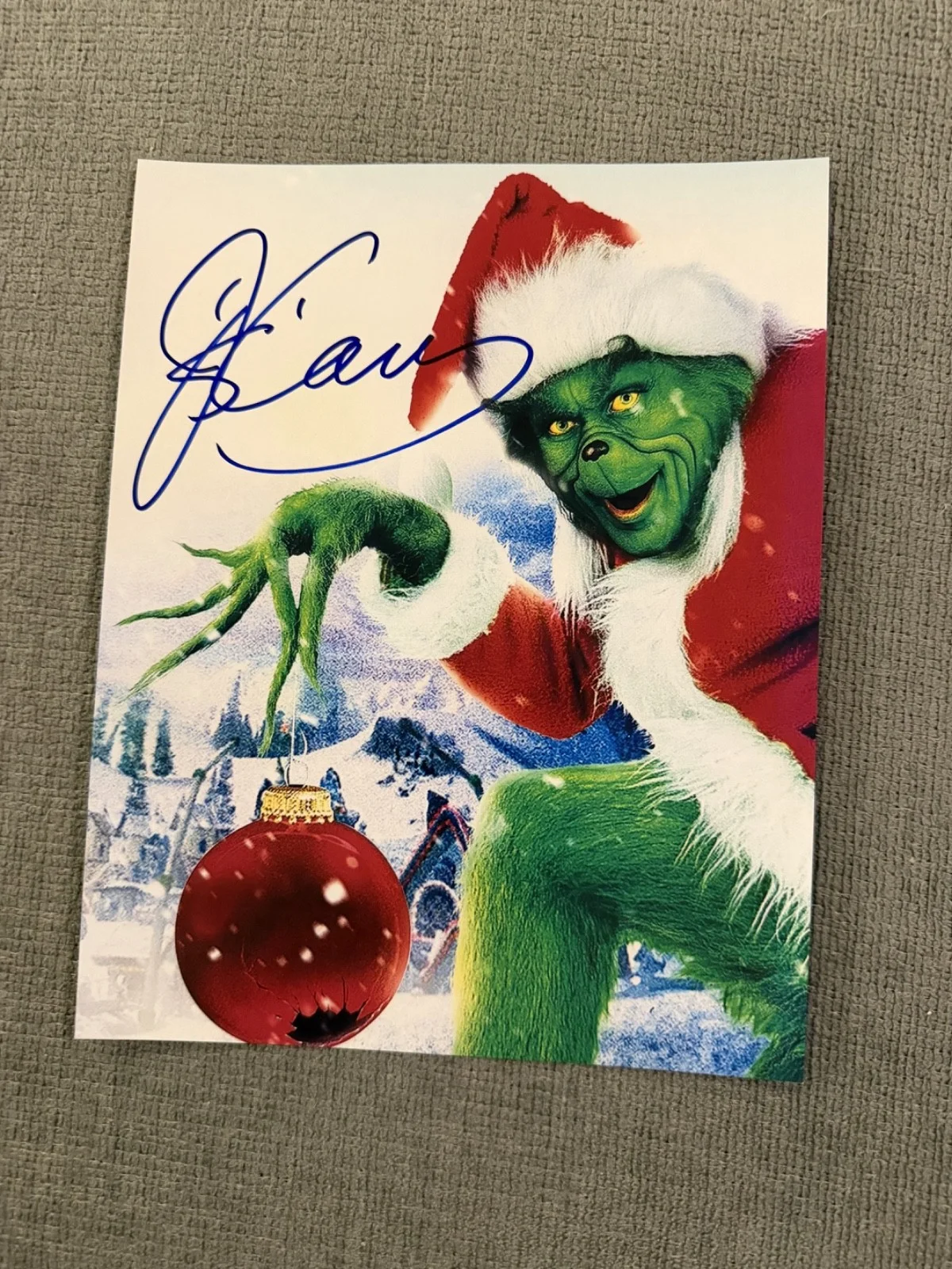Jim Carrey — Jim Carrey Signed 8x10 The Grinch Movie photo - Autograph w/COA