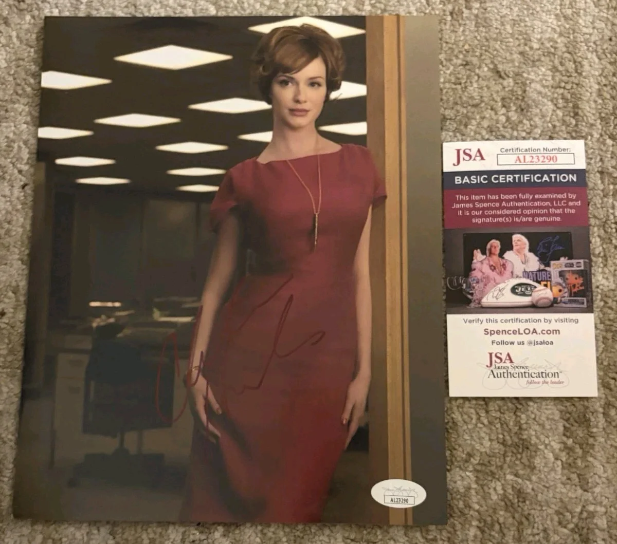 Christina Hendricks — CHRISTINA HENDRICKS SIGNED 8X10 PHOTO SEXY AUTOGRAPH JSA COA AUTHENTIC FREE SHIP