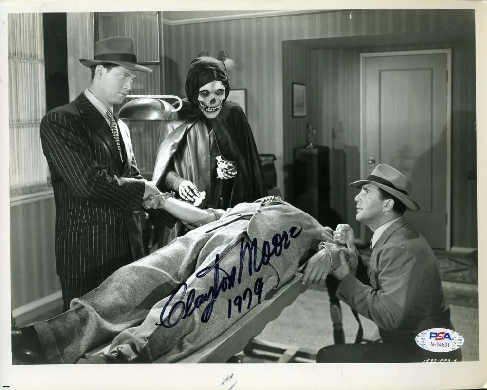 Clayton Moore — Clayton Moore Psa Dna Coa Signed 8x10 Crimson Ghost Photo Autograph