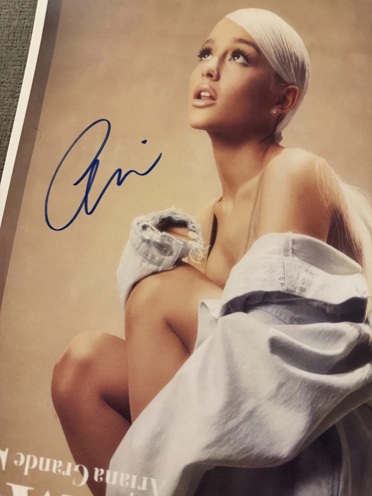 Authenticated Signed ARIANA GRANDE - SWEETENER , COLLECTIBLE POSTER 11x17 w/ COA, image 2