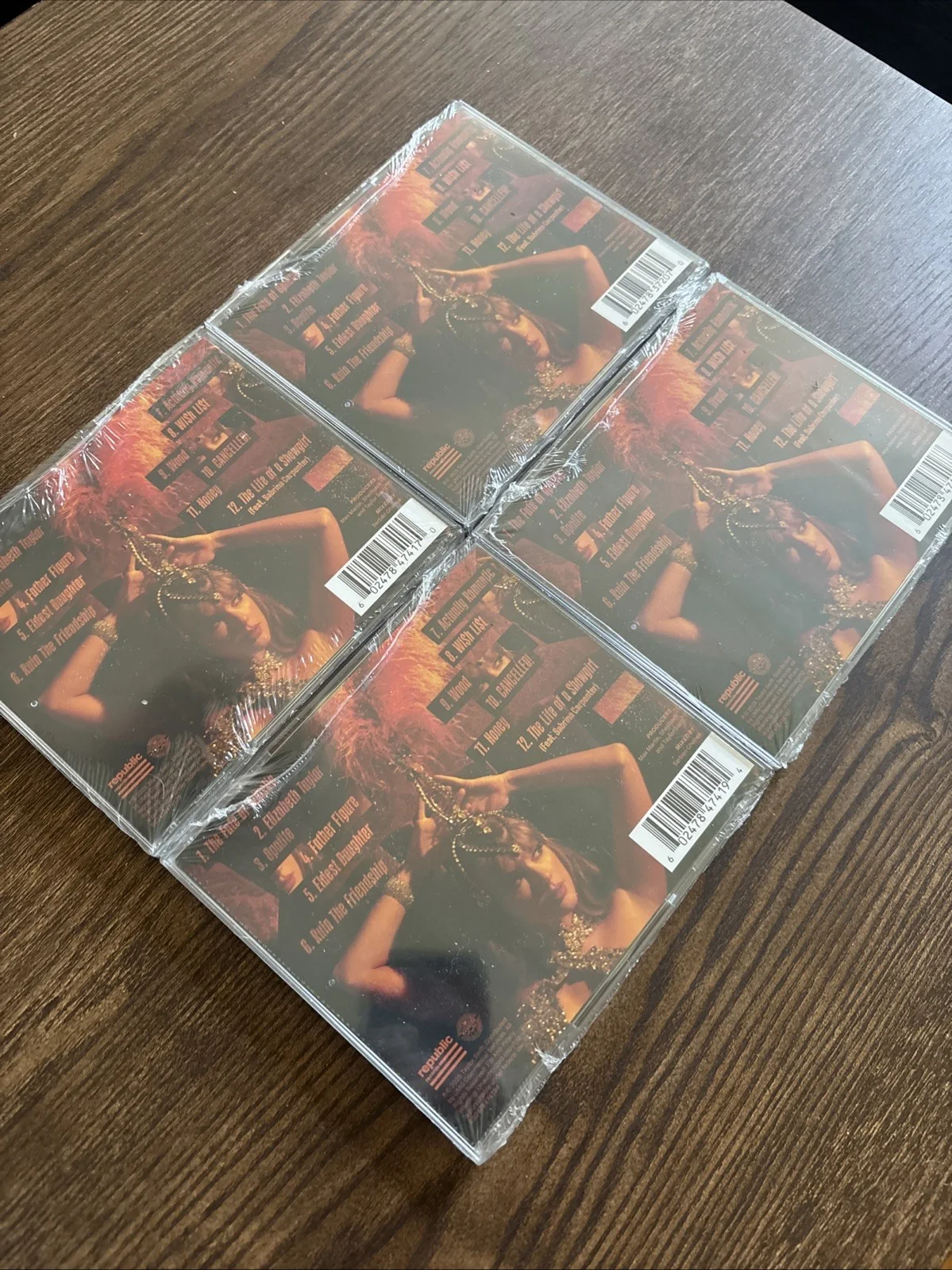 Taylor Swift The Life of a Showgirl CD Hand Signed Photos Complete Set, изображение 3