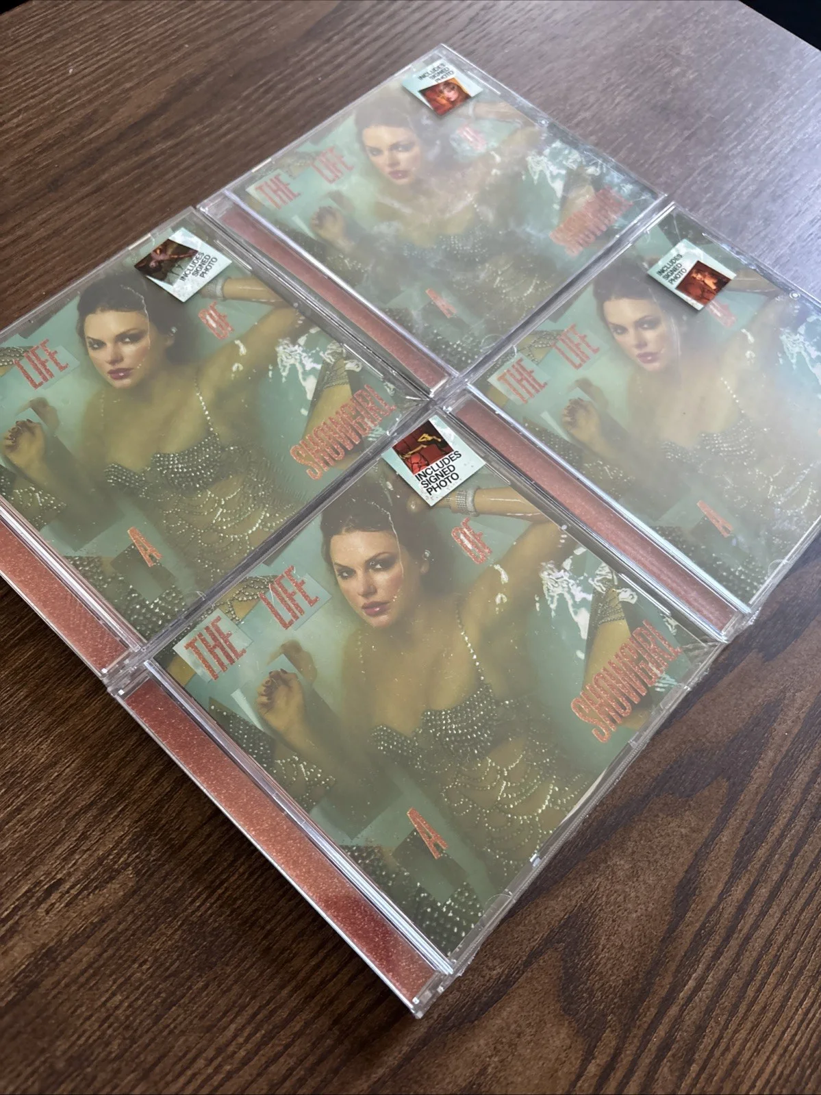 Taylor Swift The Life of a Showgirl CD Hand Signed Photos Complete Set, изображение 4