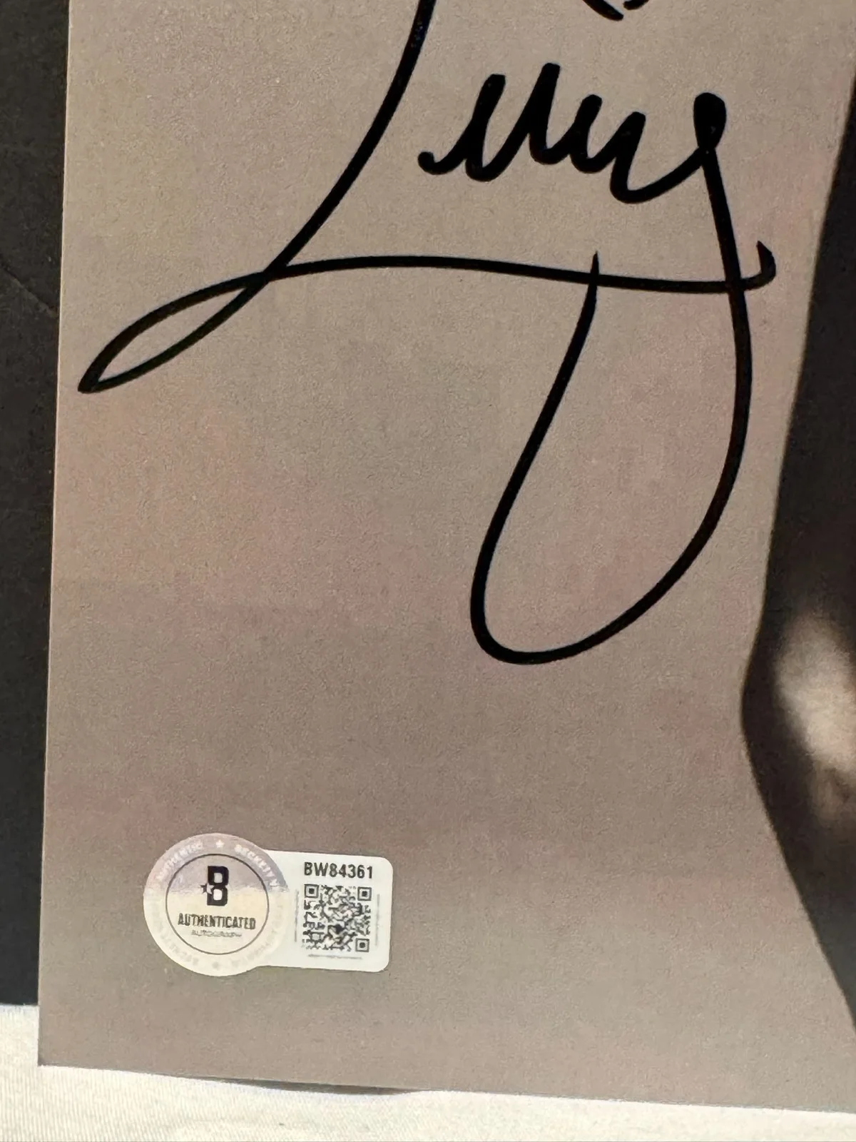 OLIVIA LIVVY DUNNE SIGNED 11X14 MAXIM PHOTO AUTO BEAUTIFUL BECKETT BAS COA, изображение 2