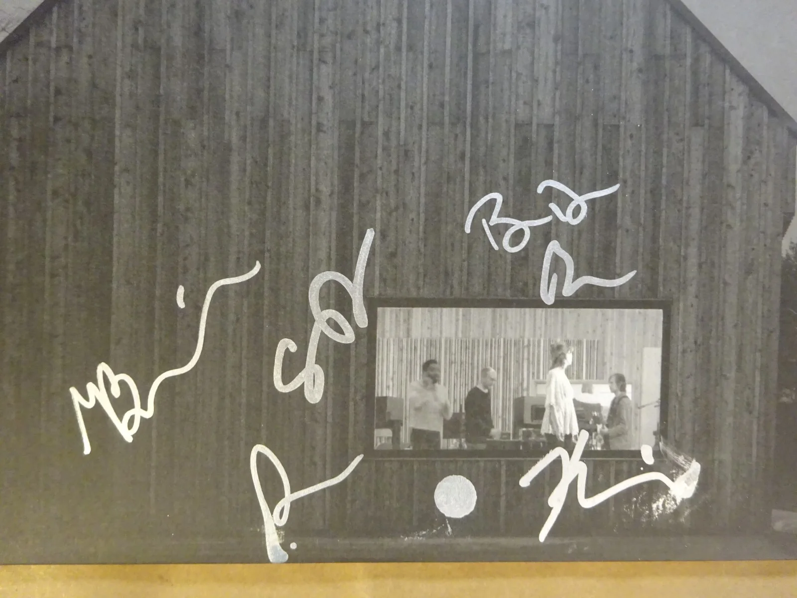 Autographed The National Band Sleep Well Beast Album Signed By 6 Beckett COA LOA, изображение 3