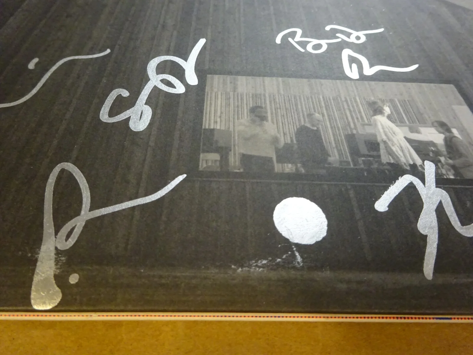 Autographed The National Band Sleep Well Beast Album Signed By 6 Beckett COA LOA, изображение 5