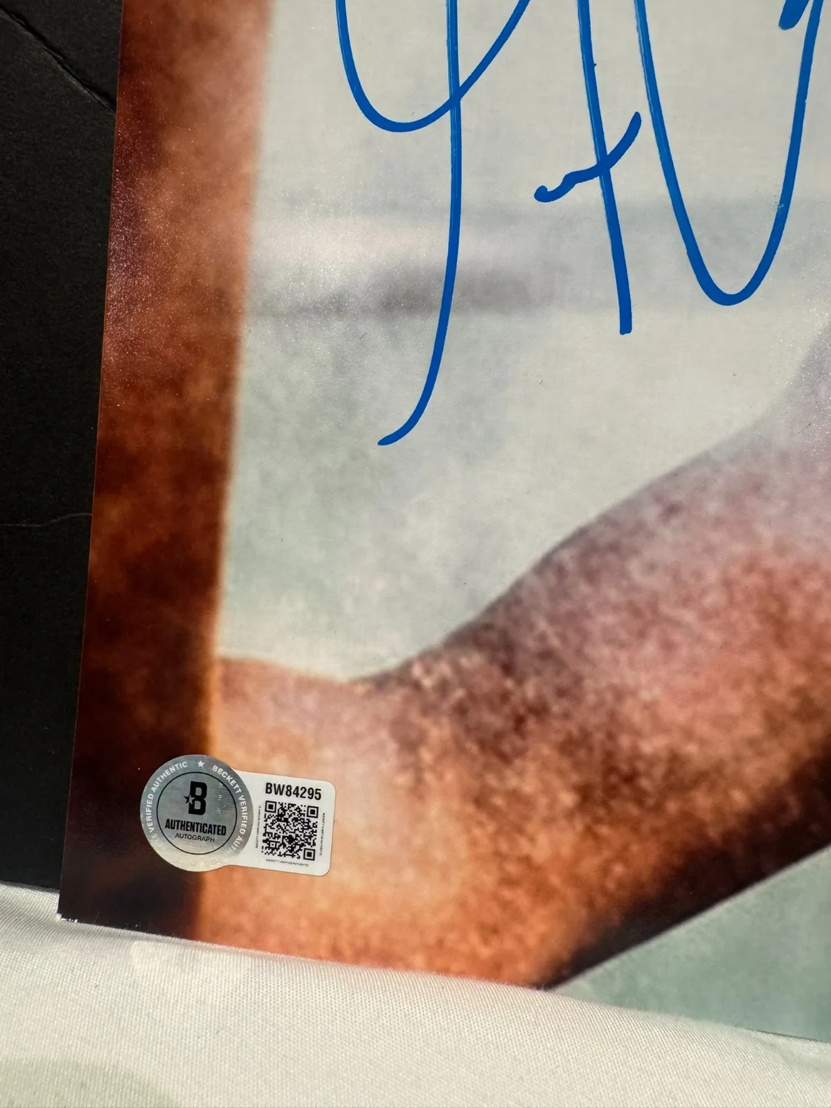 GINA CARANO SIGNED 11X14 PHOTO LEGENDARY UFC FIGHTER AUTO BECKETT BAS COA, изображение 2