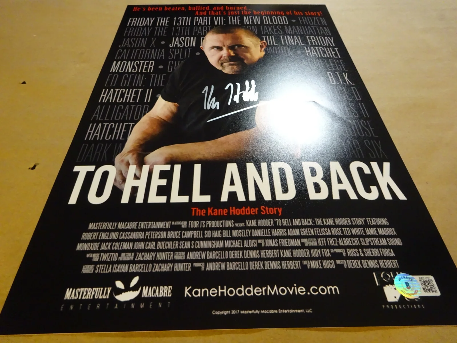 Kane Hodder — Signed Kane Hodder Autographed To Hell And Back 11"x17" Photo Beckett BAS COA, изображение 3