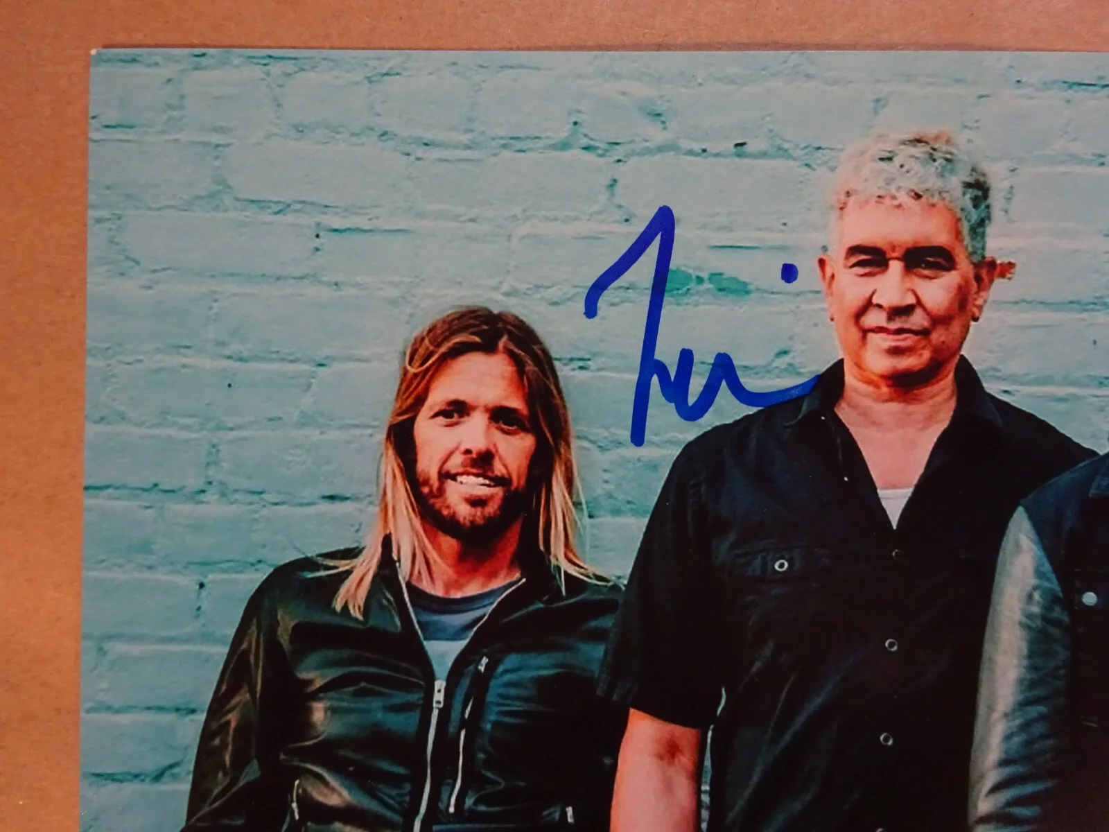 Autographed Foo Fighters 11x14 Photo Signed By 4 Beckett COA LOA Taylor Hawkins, image 4