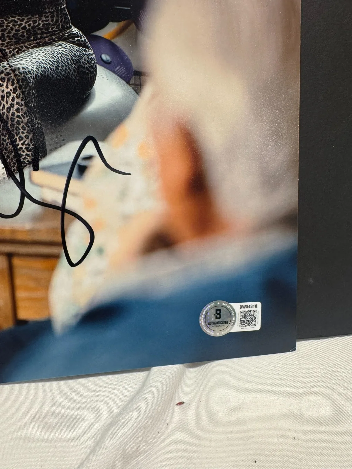 MICHELLE RANDOLPH AND ALI LARTER SIGNED 11X14 LANDMAN PHOTO AUTO BECKETT BAS COA, изображение 4