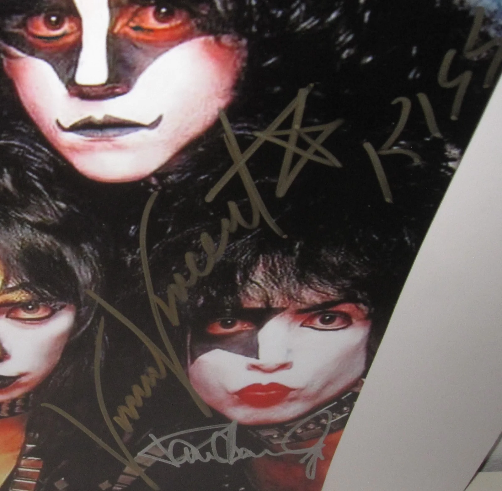 KISS SIGNED PHOTO GENE SIMMONS PAUL STANLEY CREATURES AUTOGRAPH BECKETT LOA X3, image 5