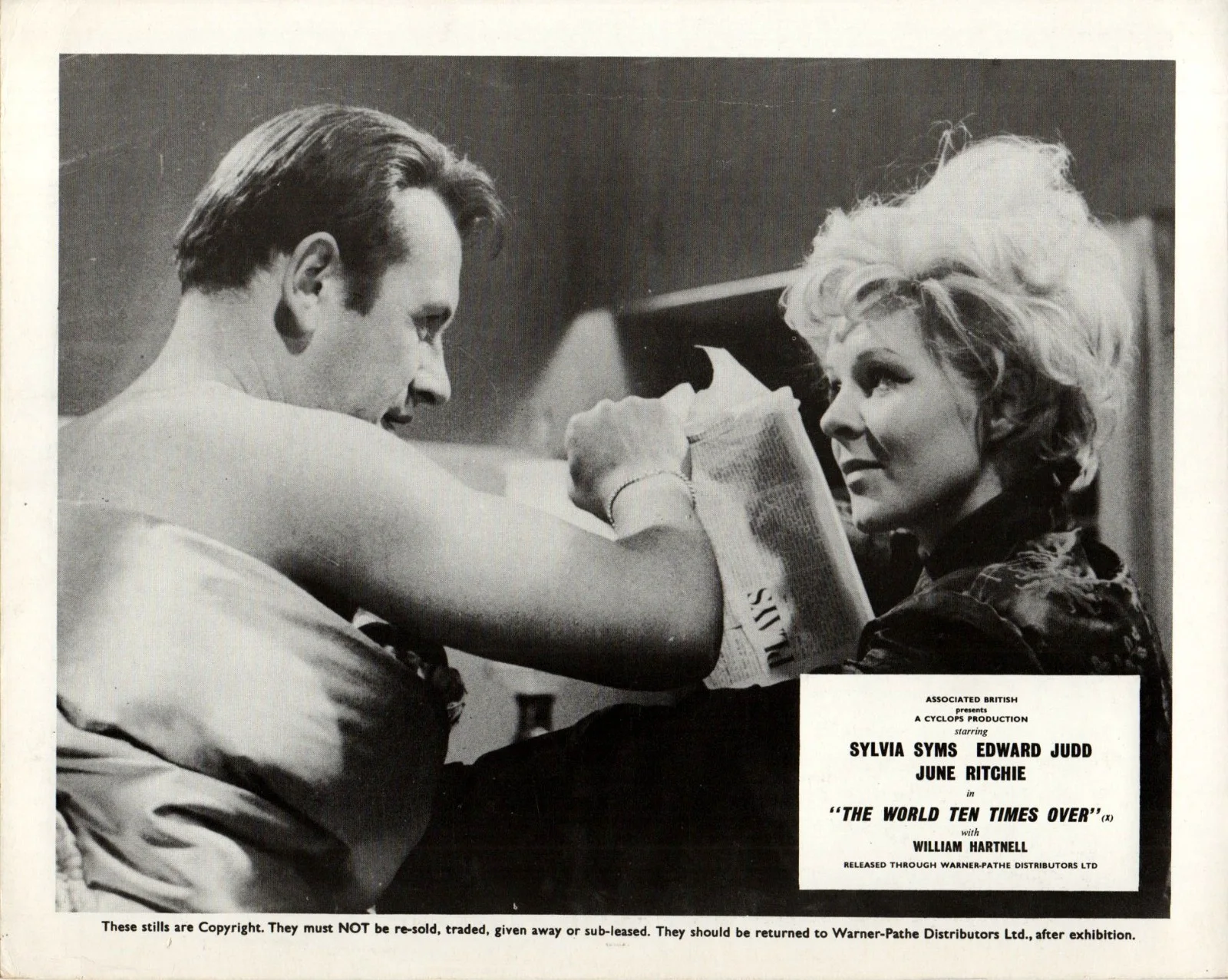 WORLD TEN TIMES OVER 1963 Sylvia Syms Edward Judd June Ritchie UK 10x8 LOBBY SET, изображение 2