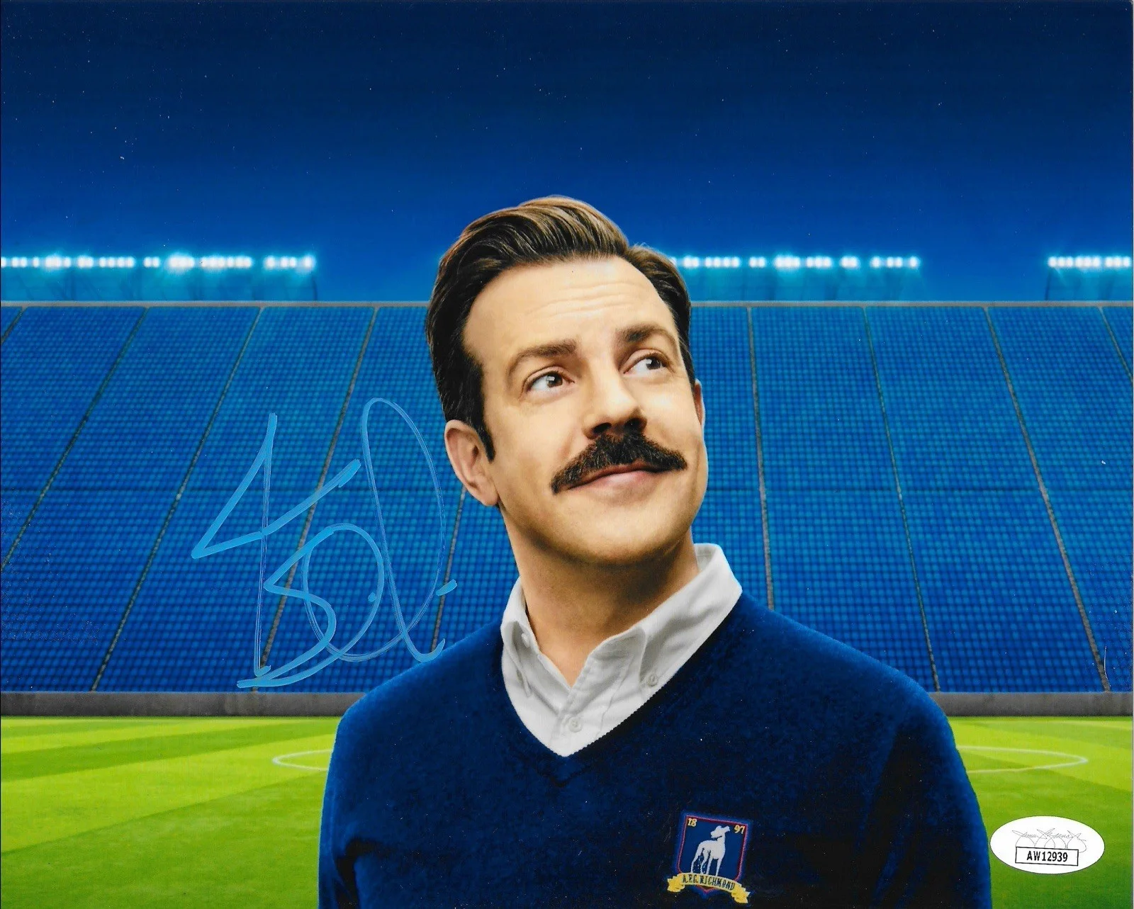 Jason Sudeikis — TED LASSO JASON SUDEIKIS SIGNED 8x10 PHOTO JSA COA AUTHENTIC AUTOGRAPH