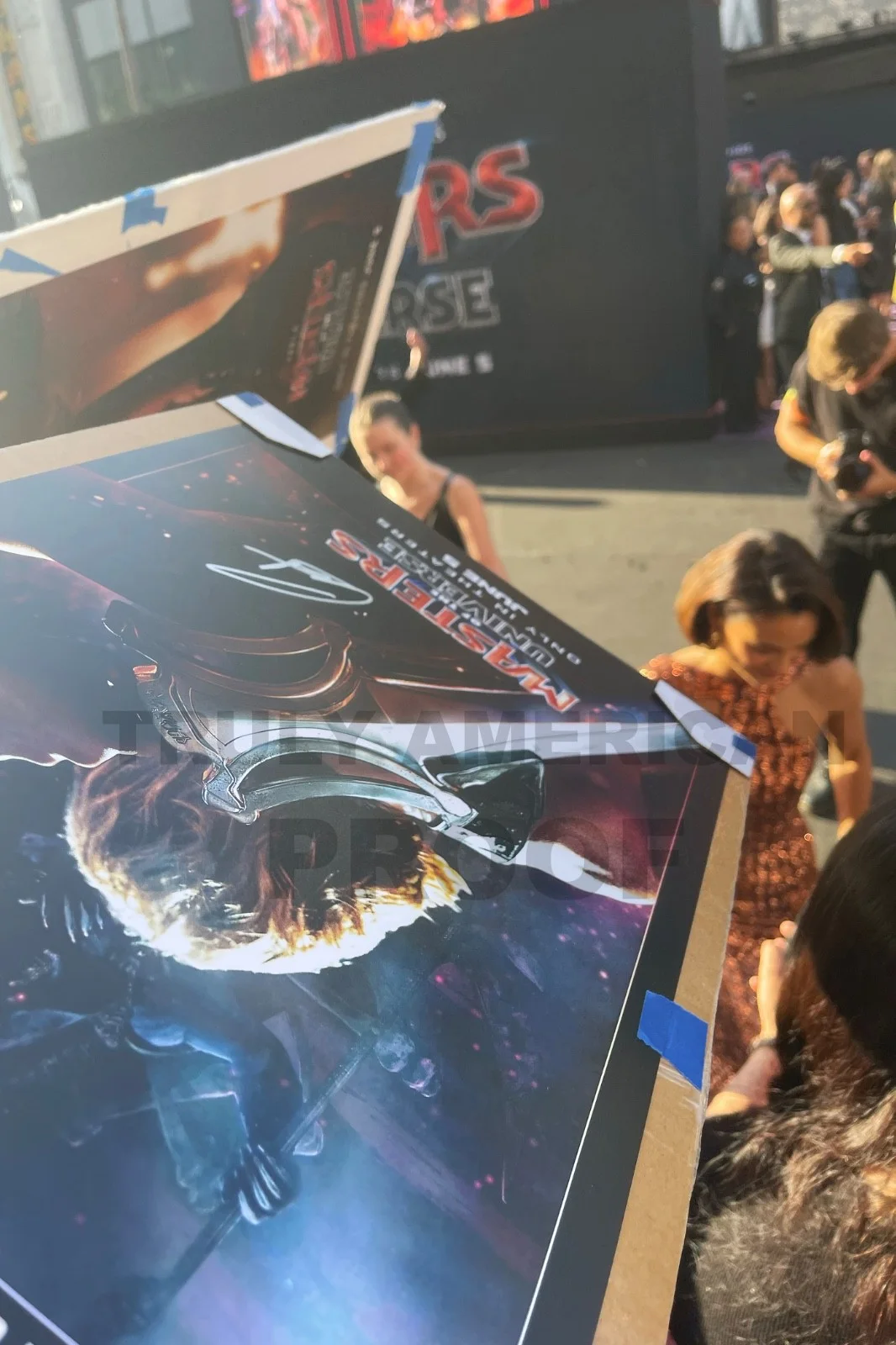 Nicholas Galitzine — 5X CAST SIGNED Masters of the Universe 12x18 Photo NICHOLAS GALITZINE He-Man 26', изображение 4