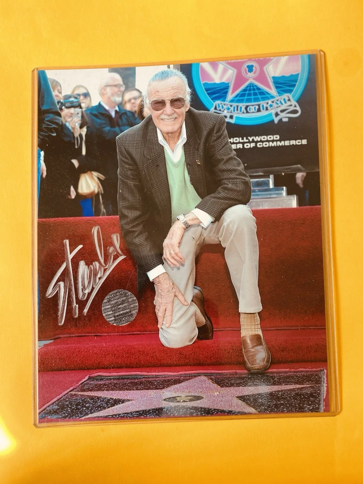Stan Lee — Signed STAN LEE Auto Photo PICTURE Hollywood Star SL Excelsior COA Marvel