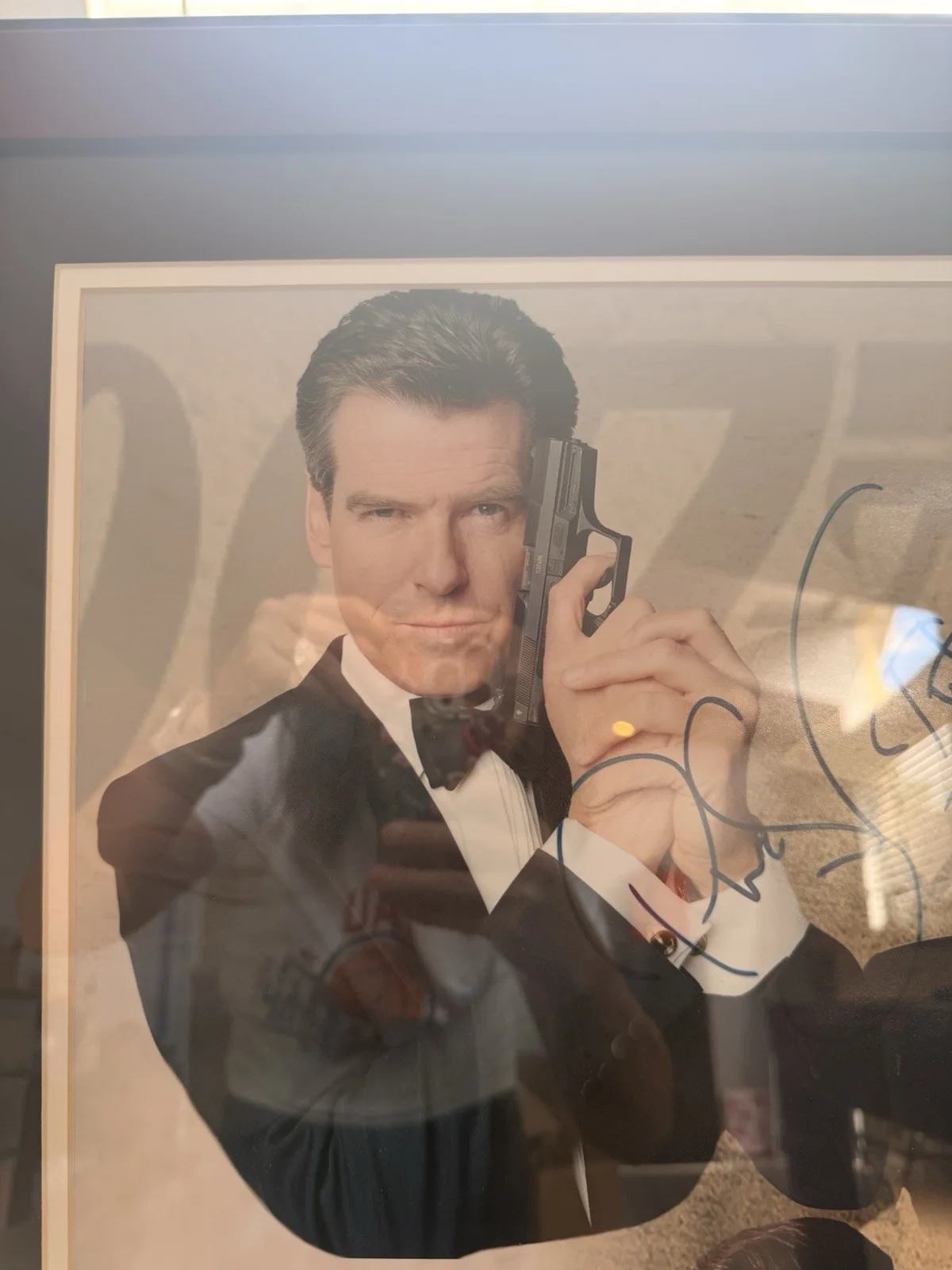 Sean Connery, George Lazenby, Roger Moore, Timothy Dalton, Pierce — James Bond 007 Multi-Signed Framed Photo COA R&M Real Connery Lazenby Moore, изображение 3