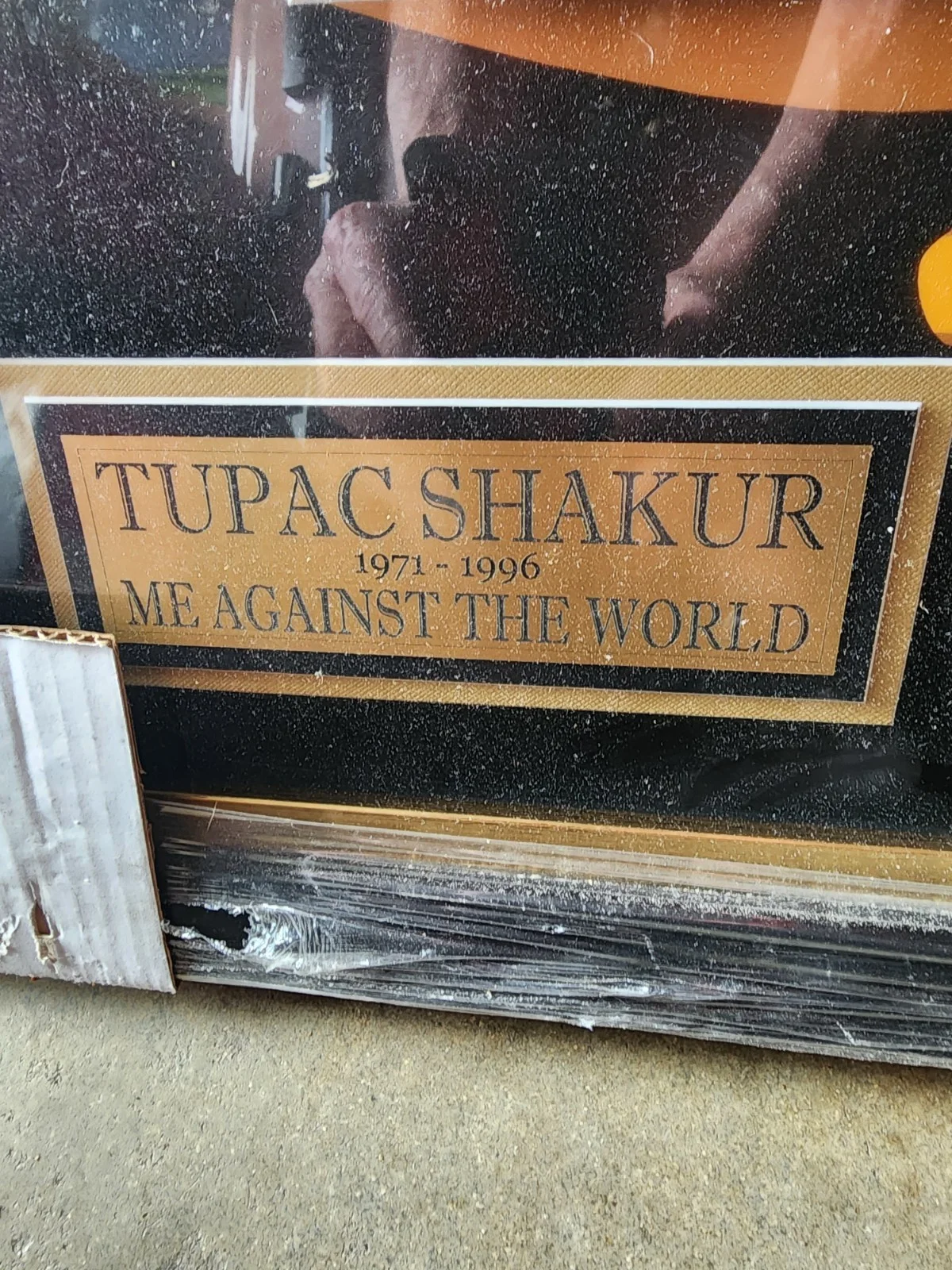 Tupac shakur signed black and white eight by ten matted deluxe framed, изображение 4