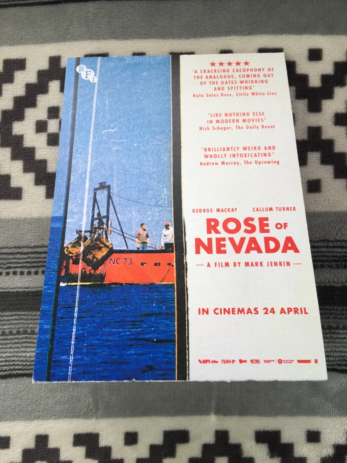Rose of Nevada 2026 Cornish-Noir Movie Collector's Promo Mini Stand, изображение 4