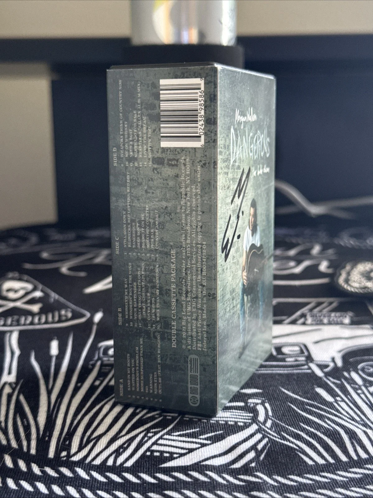 Morgan Wallen signed cassette bundle, image 4