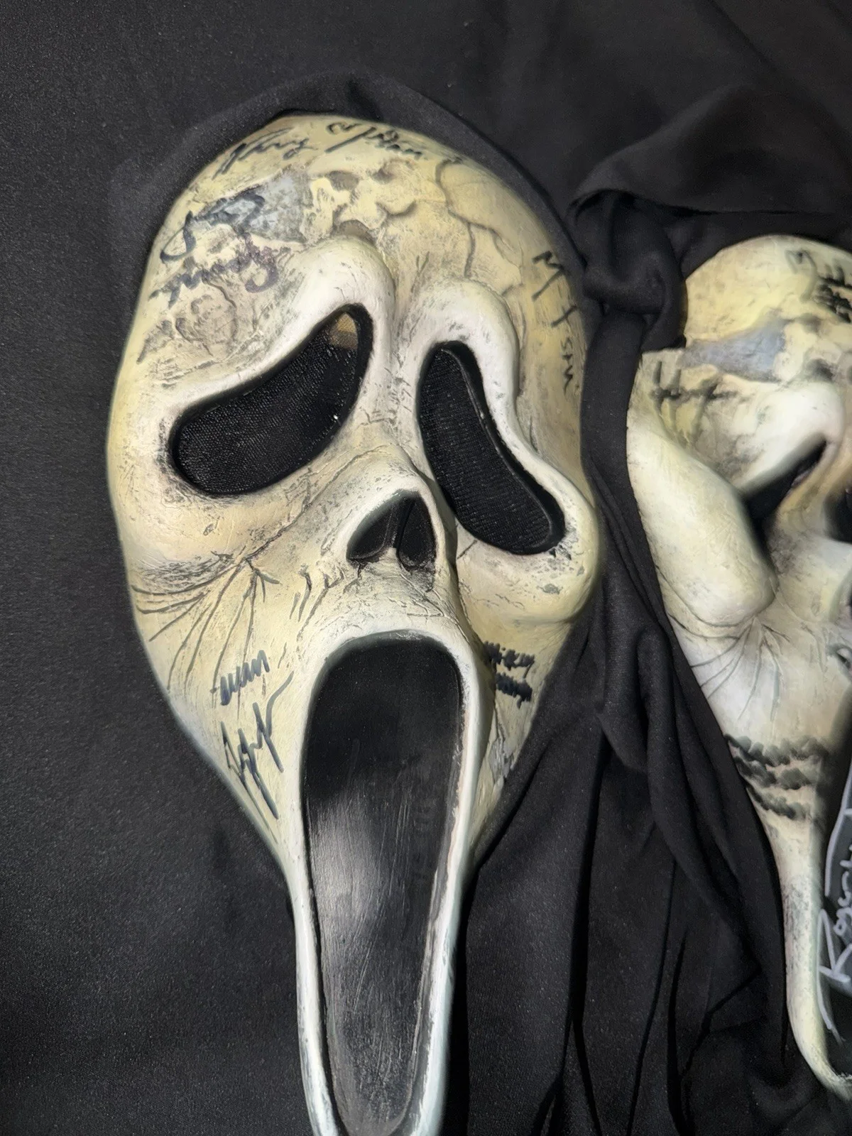Scream Signed Masks Melissa Barrera Liania Liberto Rodger L. Jackson Ext., изображение 3