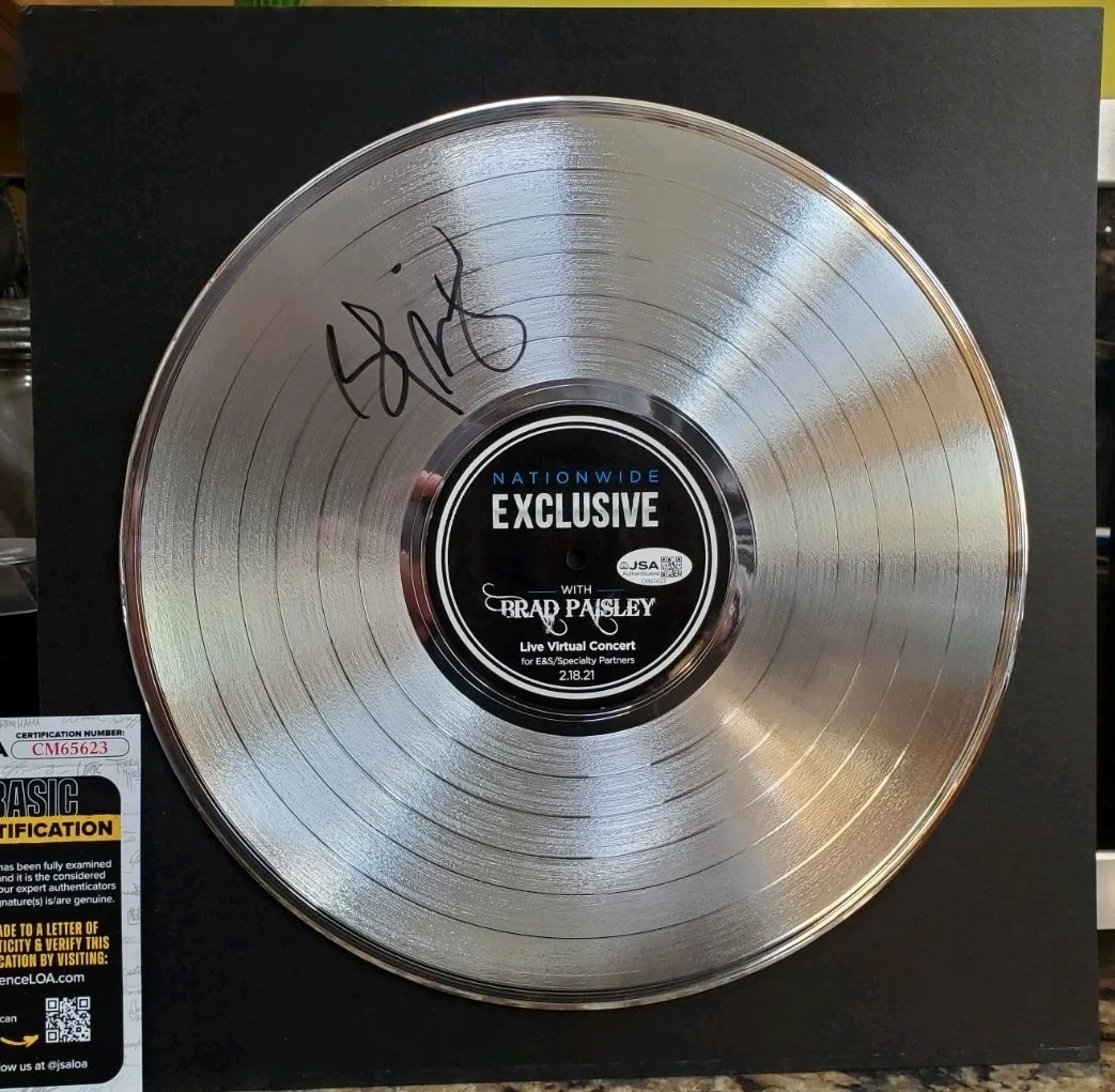 NICE Framed Autographed Brad Paisley Platinum Record Signed JSA Music Concert, image 2